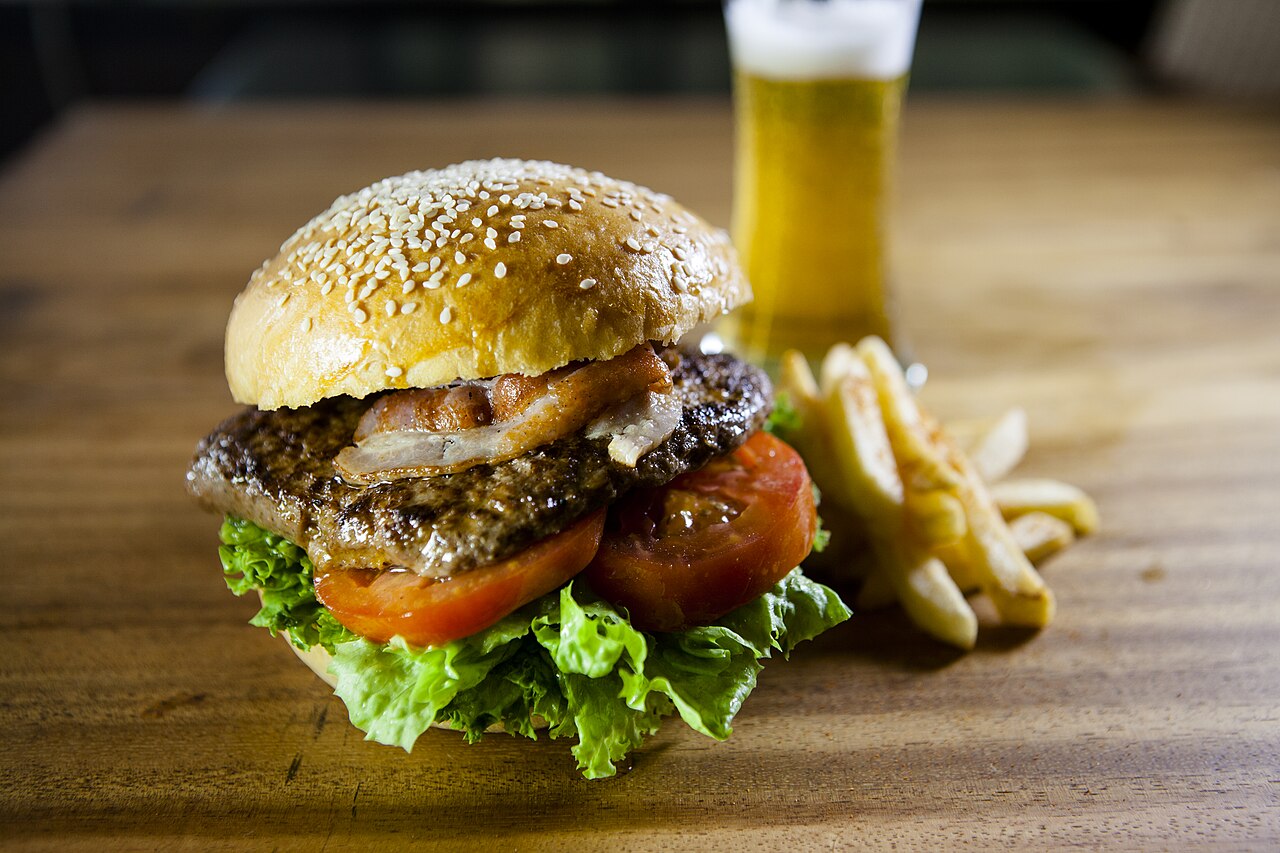 Smash burger casera: plancha caliente, carne con grasa, costra de verdad